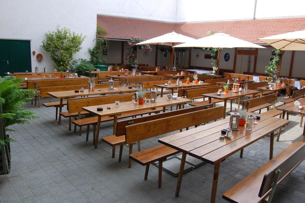 Hotel & Brauerei-Gasthof Neuwirt Neubourg-sur-le-Danube Extérieur photo