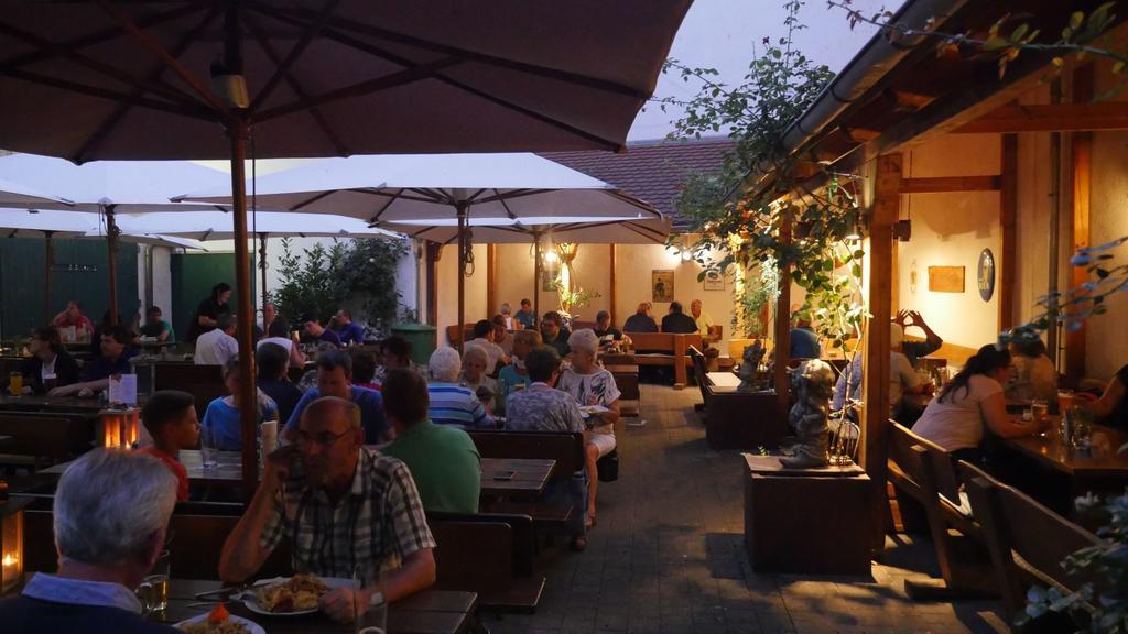 Hotel & Brauerei-Gasthof Neuwirt Neubourg-sur-le-Danube Extérieur photo